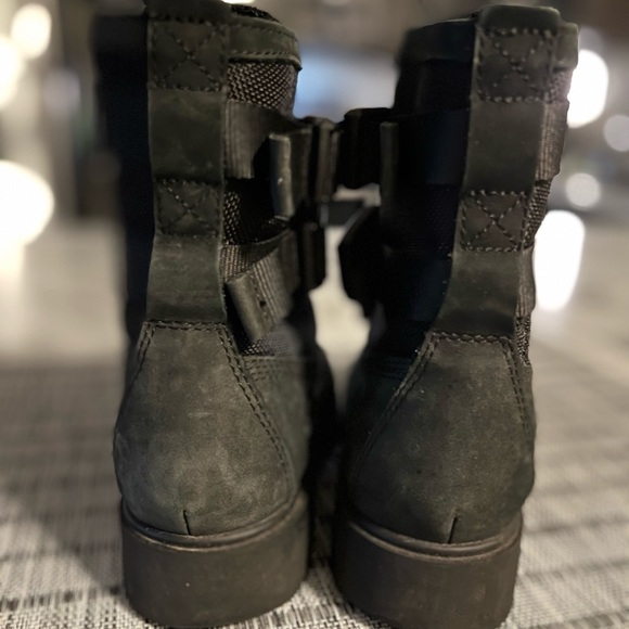 Timberland Boots - Picture 2 of 4